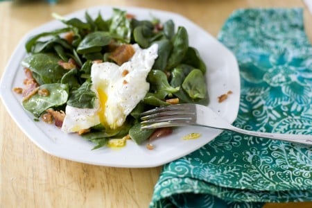 Breakfast Spinach salad with egg